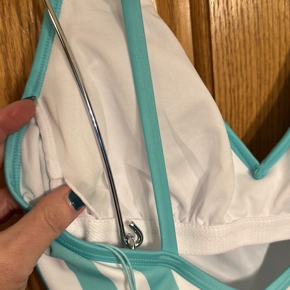 Kona Sol Turquoise & White, high cut leg with low back v cut neck & back - Picture 9 of 11